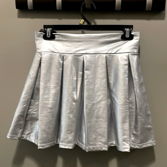 SPIRIT Costume Shiny Silver Mini Skirt Dress Flowy 100% Recycled Plastic Stretch - Picture 2 of 5